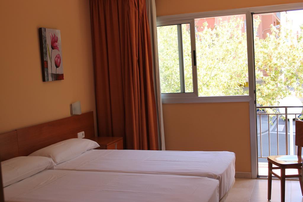 Hostal Cal Siles El Prat de Llobregat Room photo