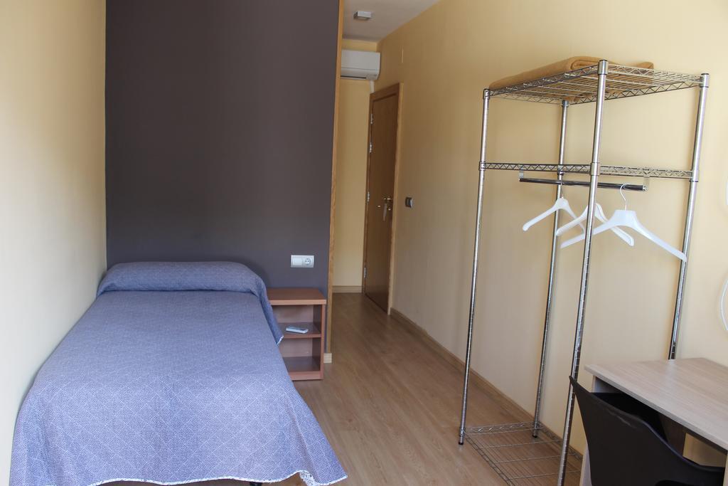 Hostal Cal Siles El Prat de Llobregat Exterior photo