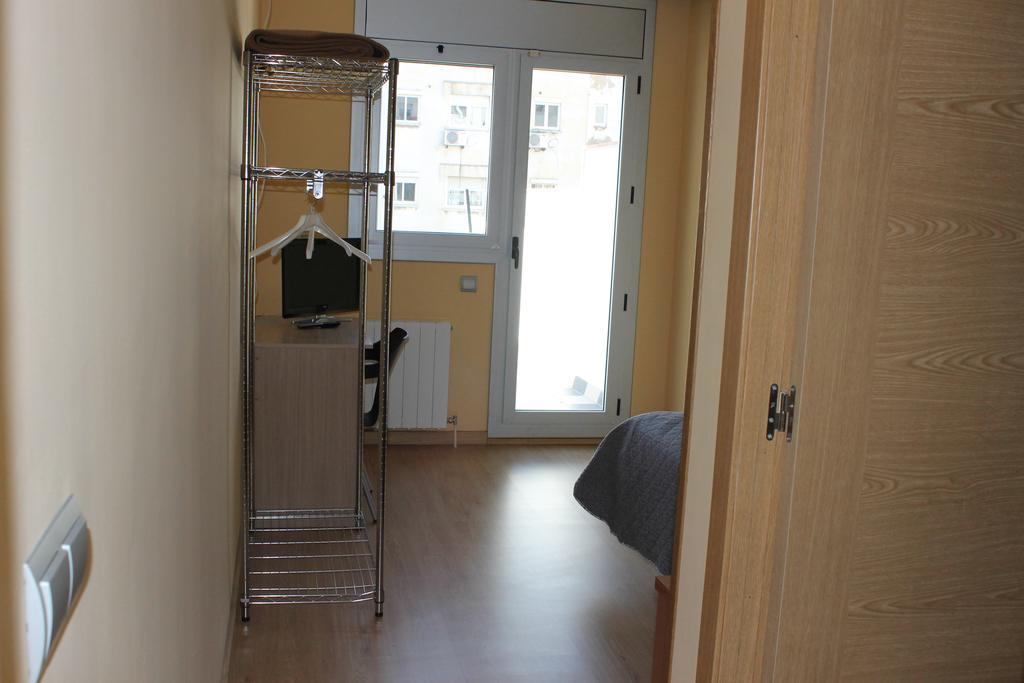 Hostal Cal Siles El Prat de Llobregat Exterior photo