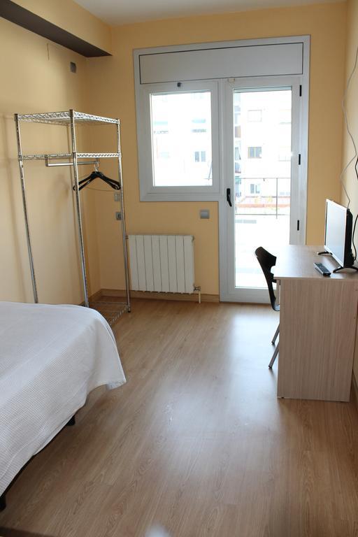 Hostal Cal Siles El Prat de Llobregat Exterior photo