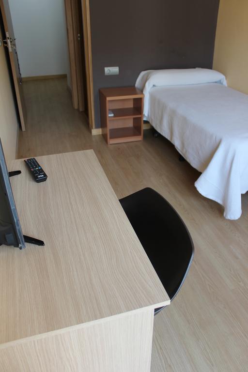 Hostal Cal Siles El Prat de Llobregat Exterior photo