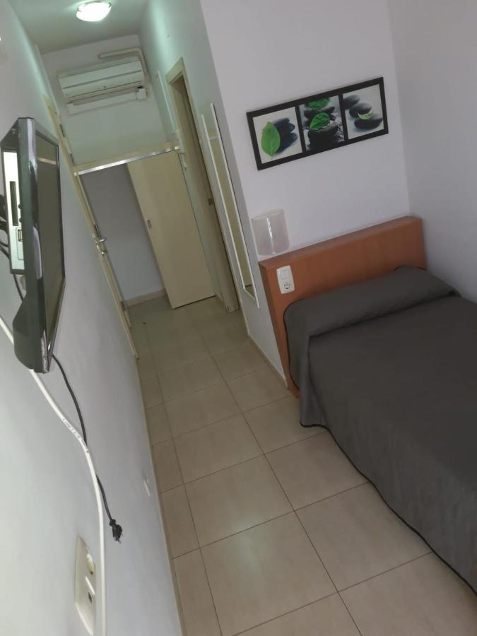 Hostal Cal Siles El Prat de Llobregat Exterior photo